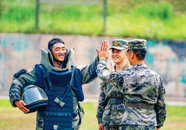 配资评测网 起床号7月15日